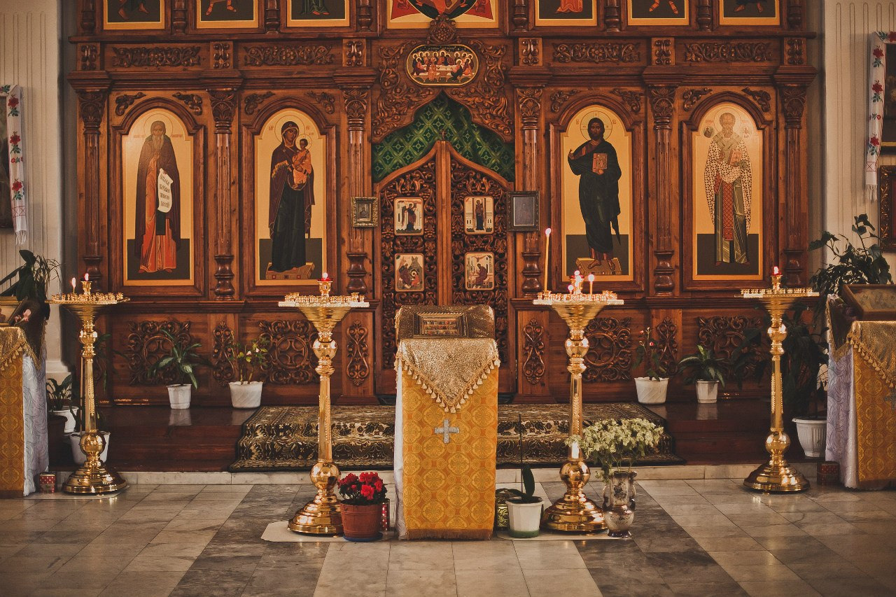 Таинство Венчания. д. Кулаково. Церковь Николая Чудотворца. Фотограф Полина Егорова город Тюмень