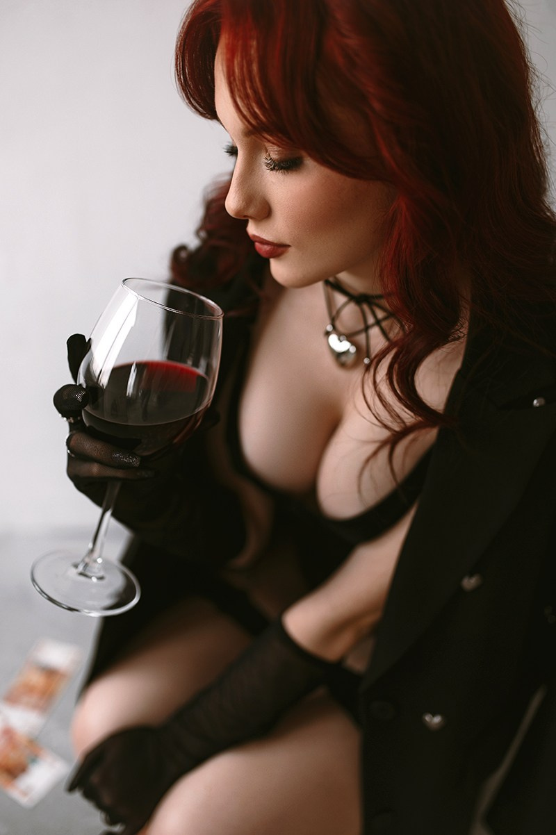 Портфолио со съемок в студиях и с фотопроектов. Женский фотограф в Москве Юлия Любченко