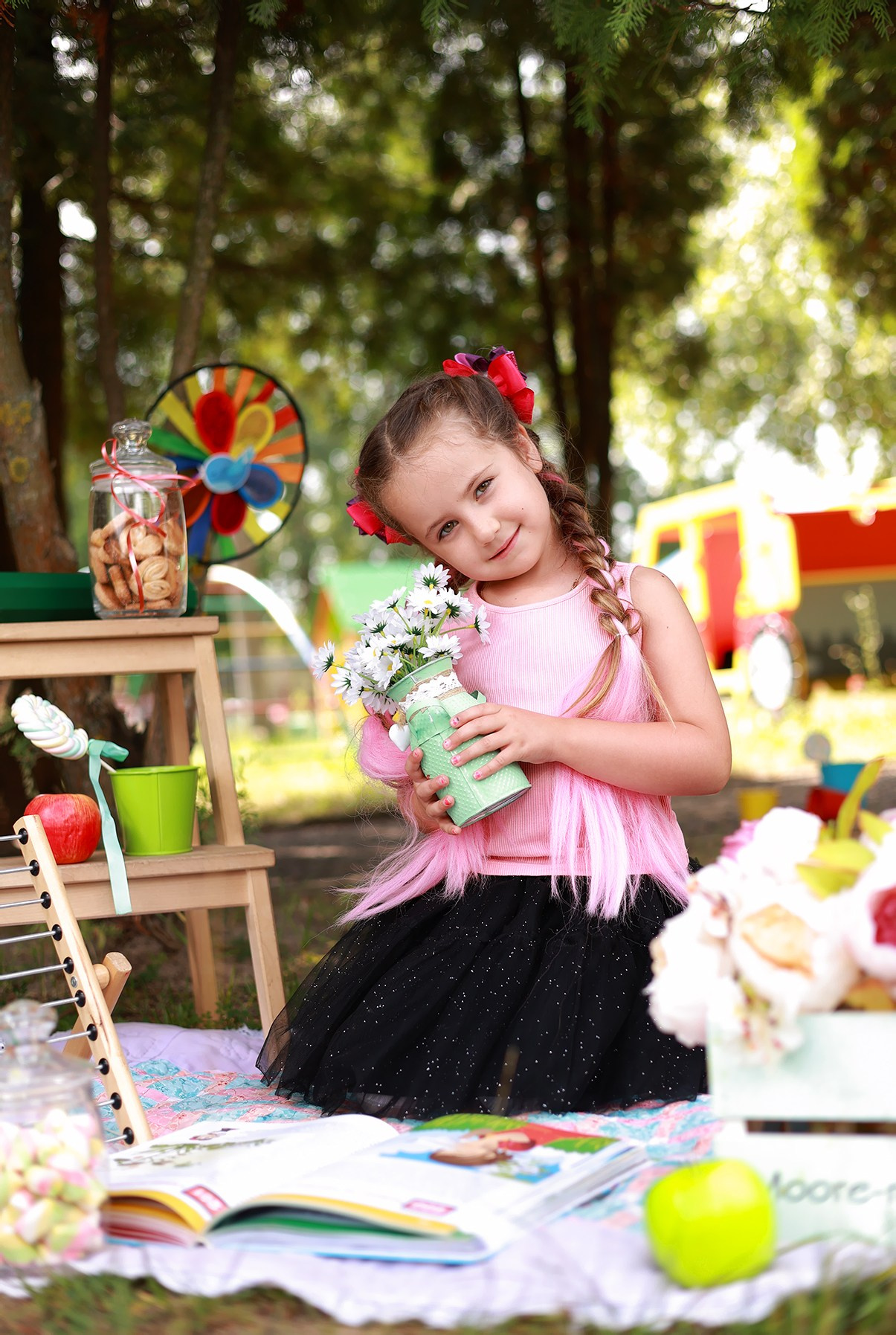 Лето Улица. Выпускные альбомы в Иваново в детский сад и школу. Александр и Светлана Янкины