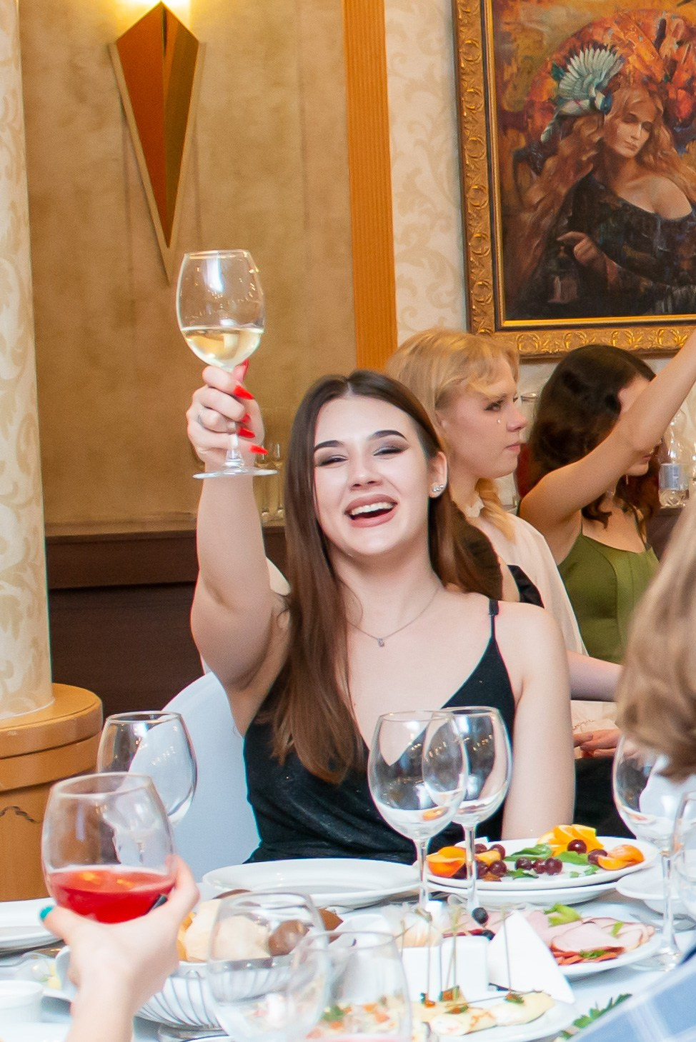 Выпускной вечер в гимназии № 37, ресторан La Ronde