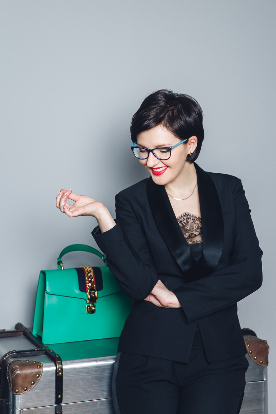 Фотосъемка для бизнес - леди в интерьерной студии, Москва