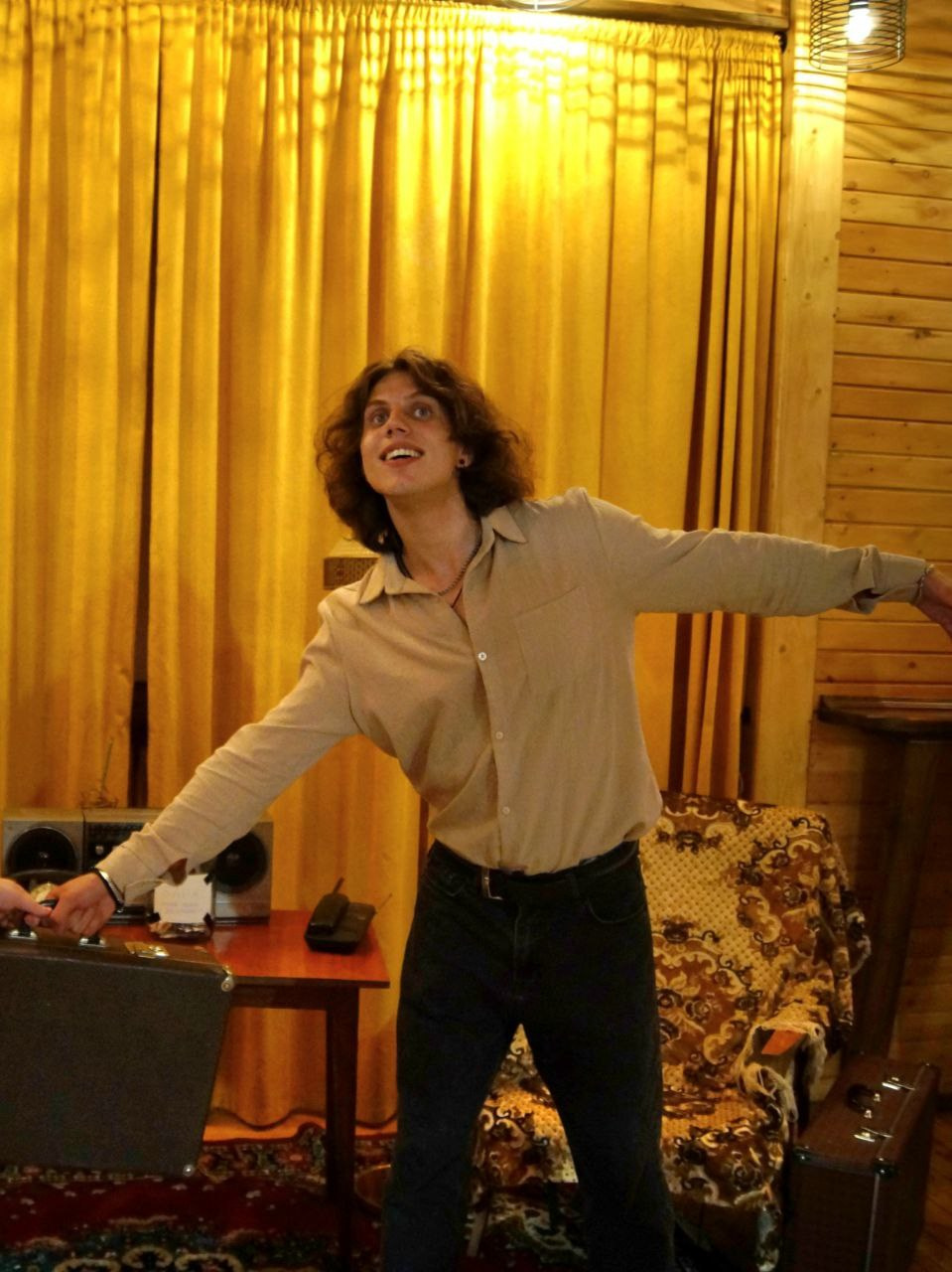 Корпоратив Суши-Рыба в стилистике 90ых. Ведущий мероприятий Илья Копа