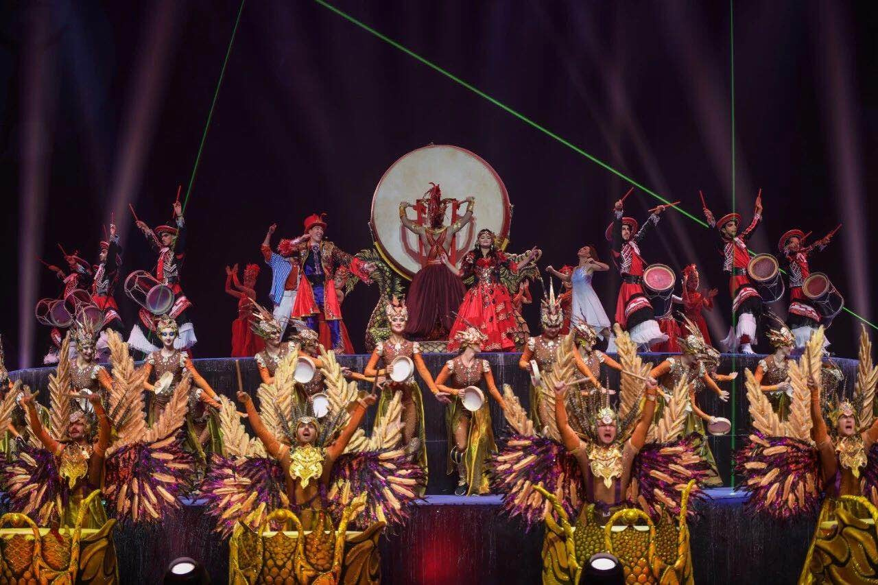 STAGE DESIGN FOR SHOW. Munina Dina. Set design portfolio