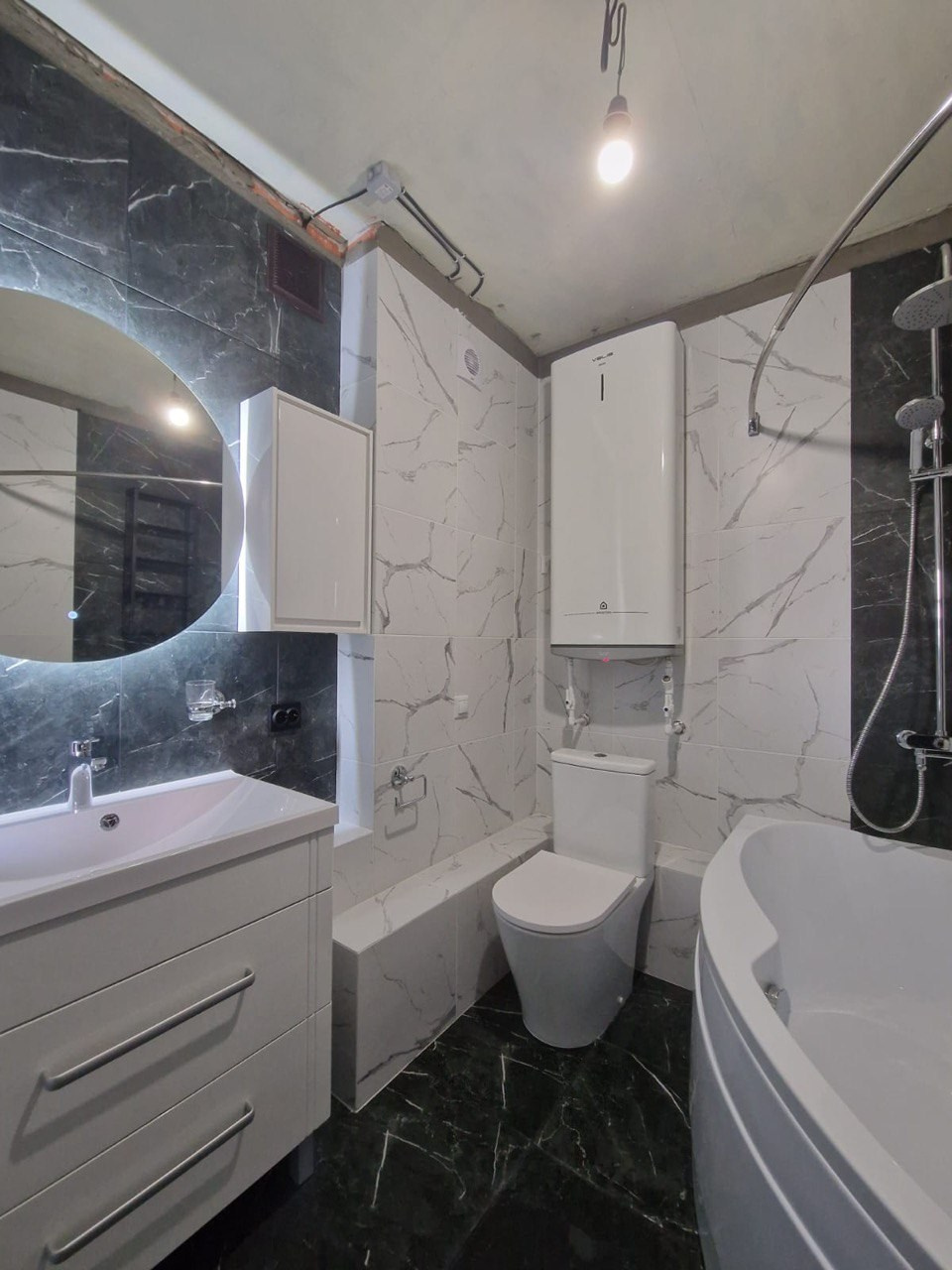 Ванная комната (г. Зеленодольск ул. Мичурина д. 44). Ремонт санузла, туалета, ванной под ключ в Казани. Укладка плитки