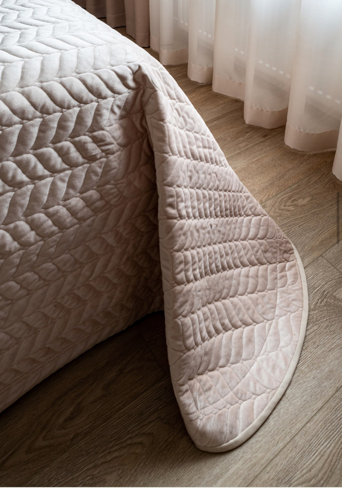 Бархатное покрывало светлое легкое