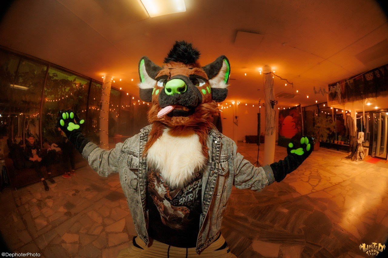 United Furry Convention 2026. Различные мероприятия и просто фотографии людей