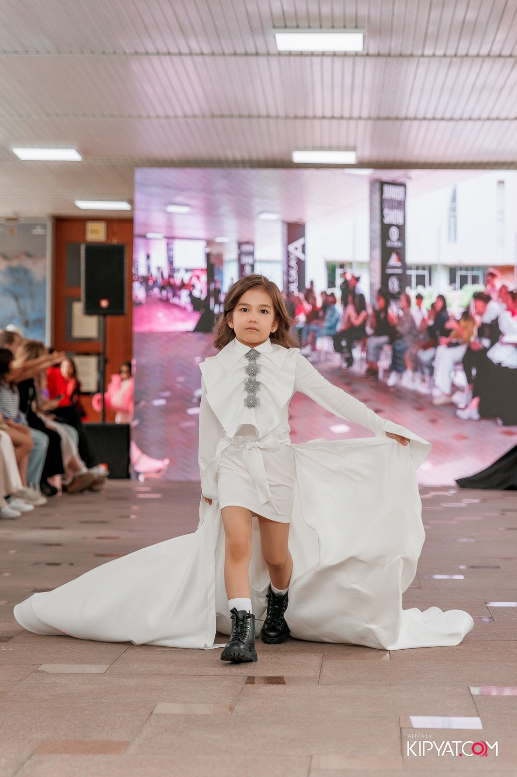 JUNIOR FASHION SHOW. КИПЯТКОМ АЛМАТЫ!