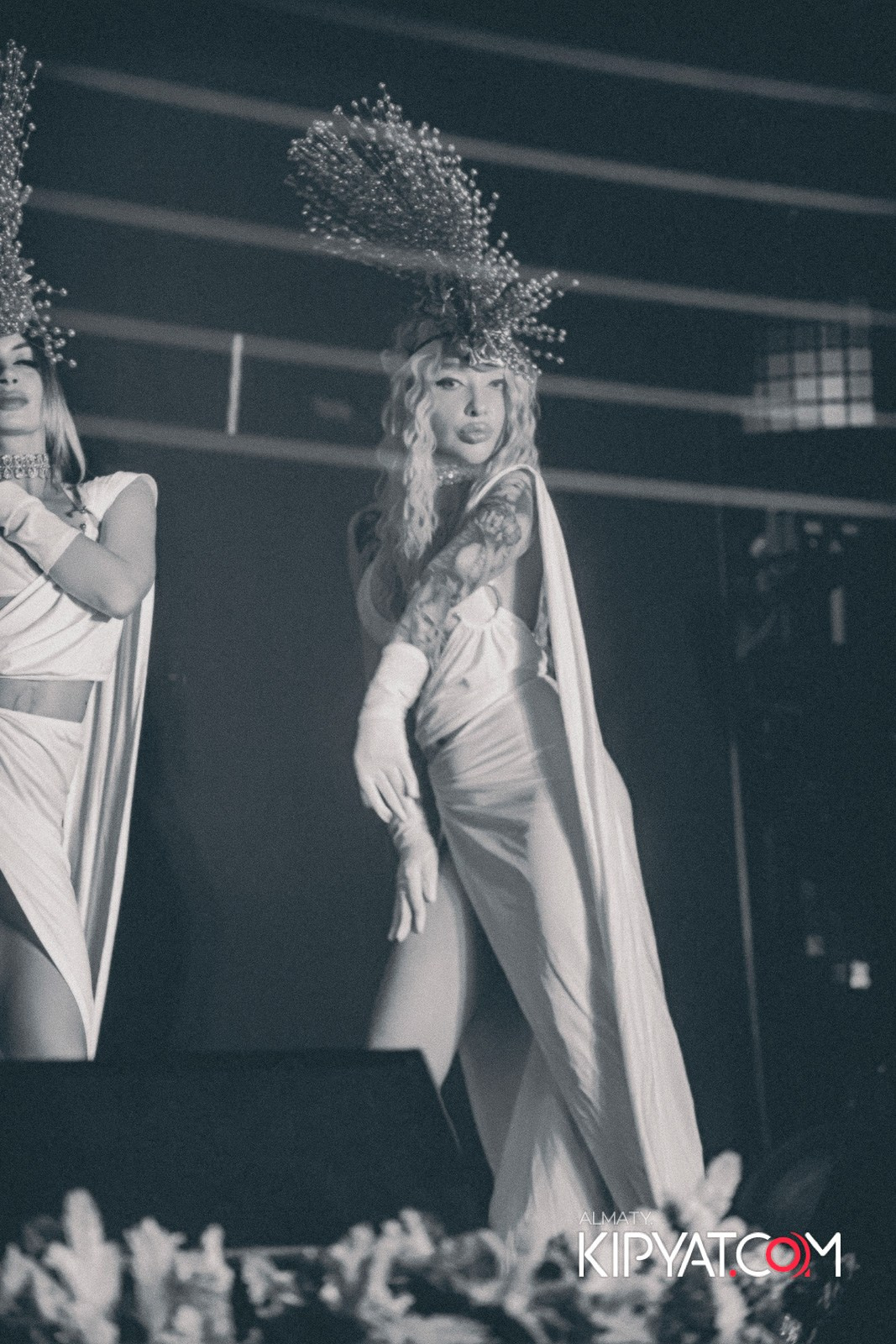 SANTA BARBARA — ПИТ ДЖЕЙСОН (ГР. ПРЕМЬЕР-МИНИСТР) И ИЛЬЯ ЗУДИН (ГР. ДИНАМИТ) НА ПРЕДНОВОГОДНЕЙ ВЕЧЕРИНКЕ. КИПЯТКОМ АЛМАТЫ!