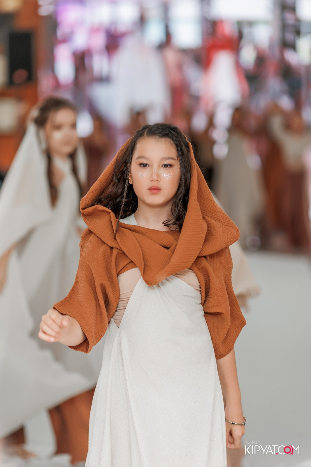 JUNIOR FASHION SHOW. КИПЯТКОМ АЛМАТЫ!