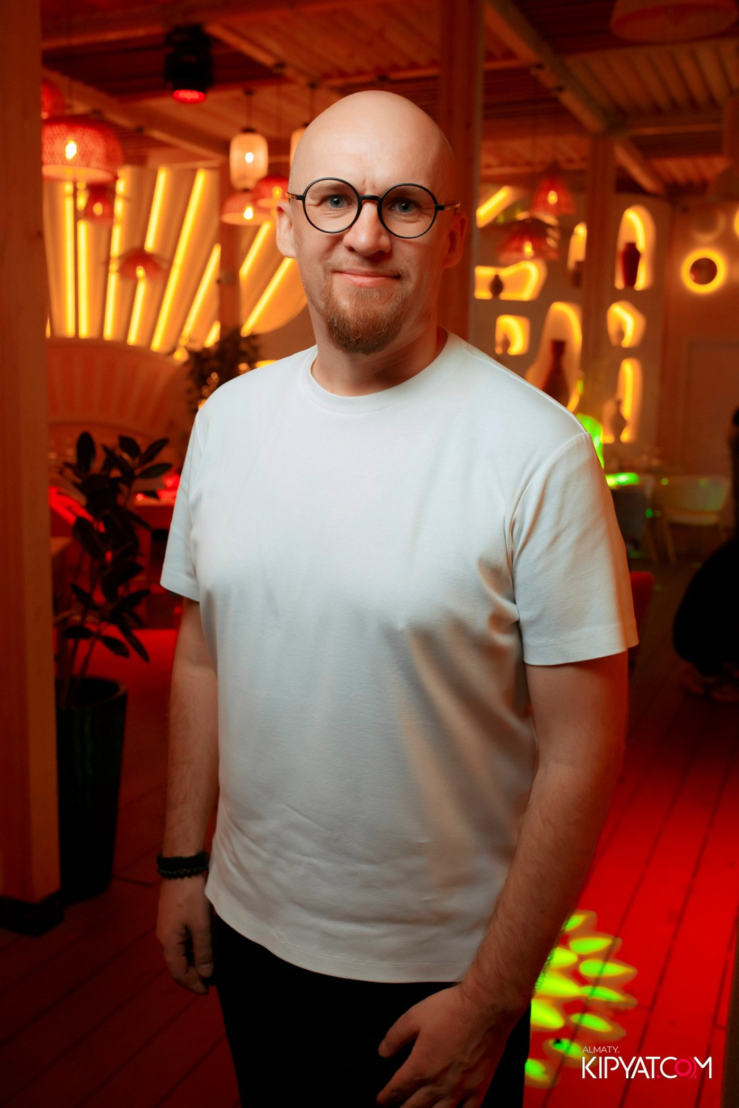 MOOD KARAOKE & TERRACE. КИПЯТКОМ АЛМАТЫ!