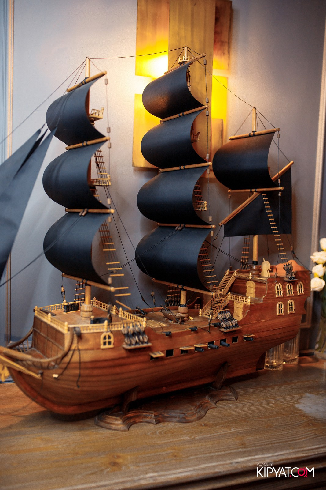 LAUREATE RESTAURANT. КИПЯТКОМ АЛМАТЫ!