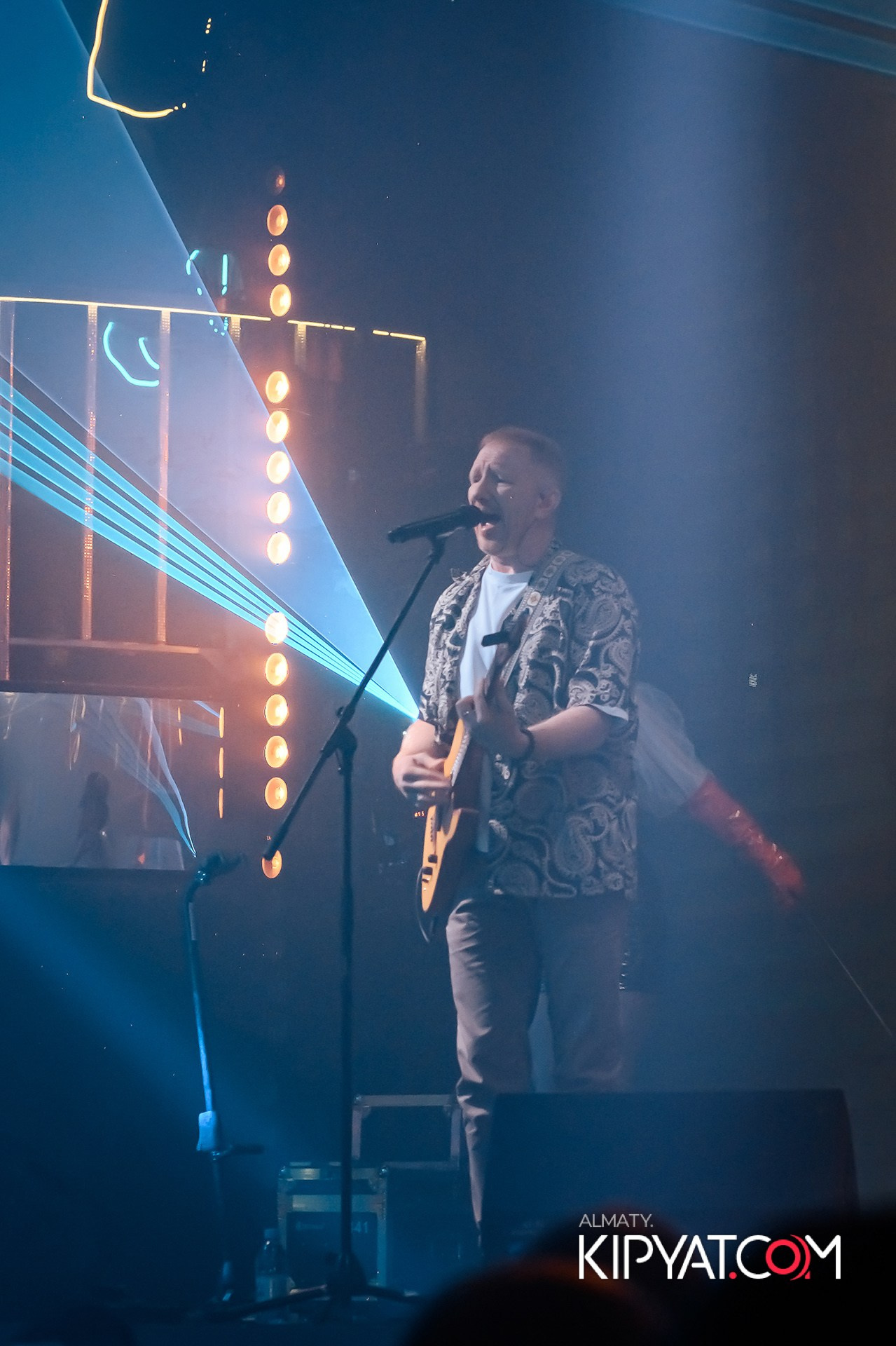 SANTA BARBARA ВЫСТУПЛЕНИЕ ГРУППЫ БРАТЬЯ ГРИММ. КИПЯТКОМ АЛМАТЫ!