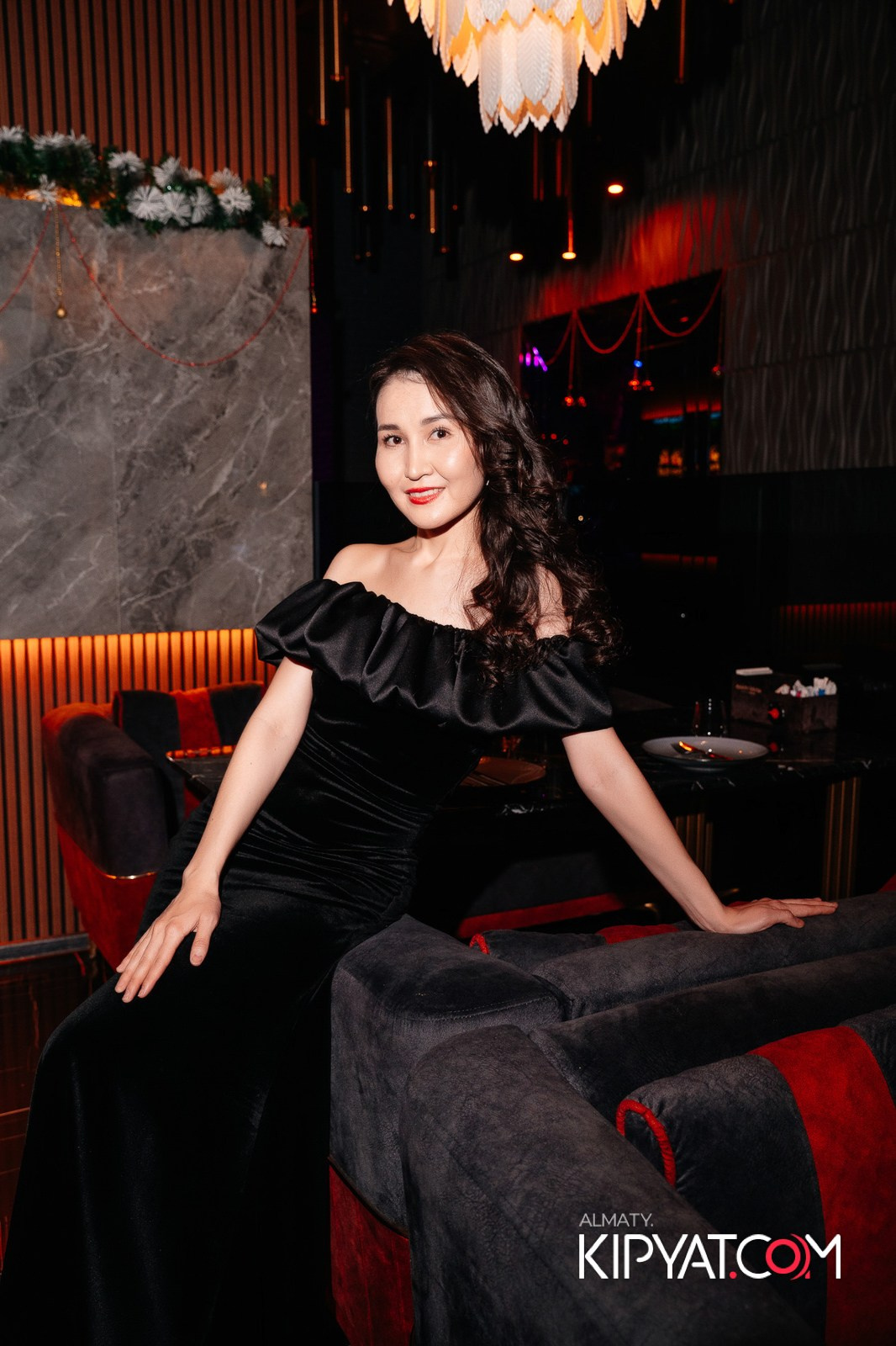 БАР ПАНАЕХАЛИ НА ТОЛЕ БИ. КИПЯТКОМ АЛМАТЫ!