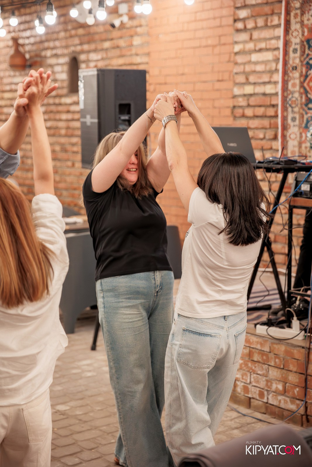 РЕСТОРАН EZO. КИПЯТКОМ АЛМАТЫ!