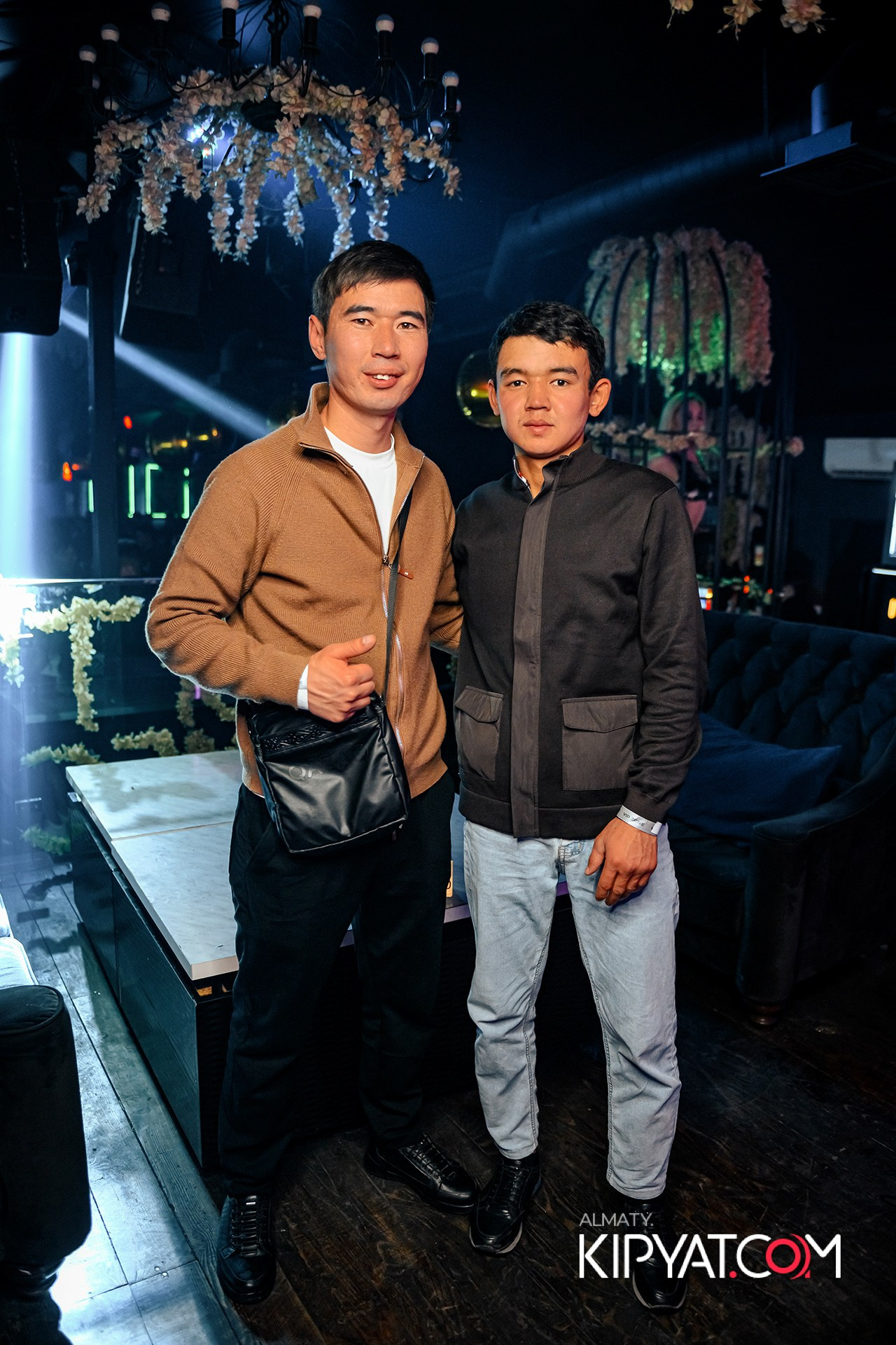 UYAT EMES BAR. КИПЯТКОМ АЛМАТЫ!