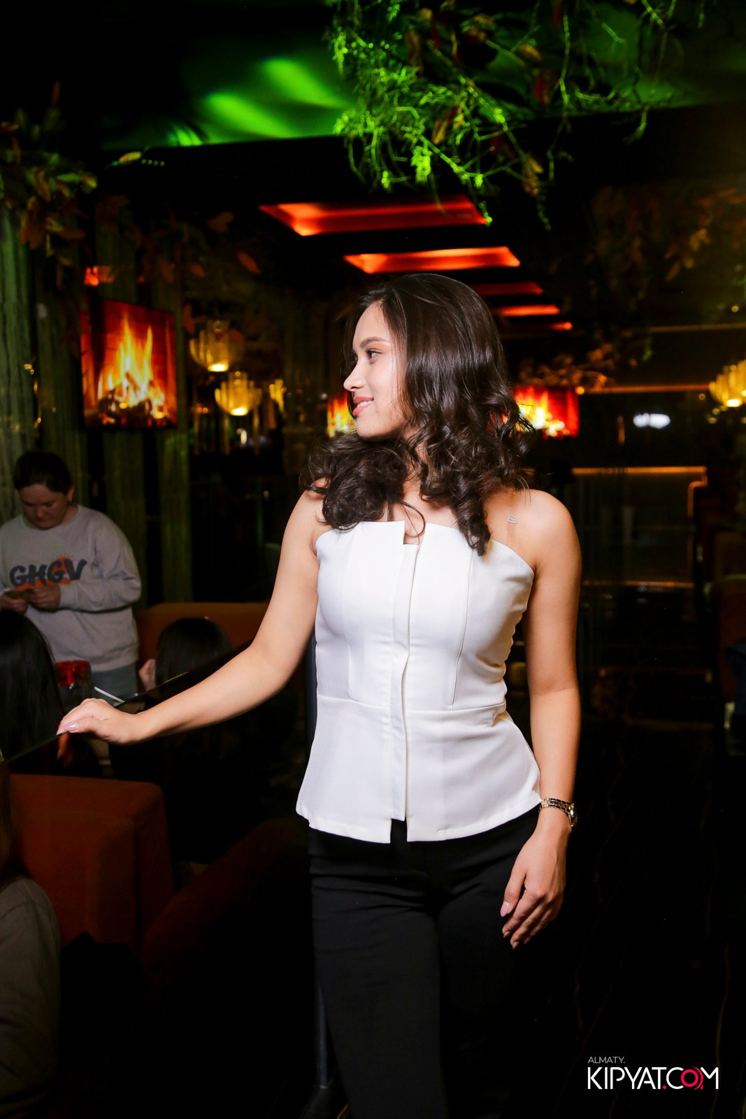 БАР ПАНАЕХАЛИ НА ДОСТЫК. КИПЯТКОМ АЛМАТЫ!