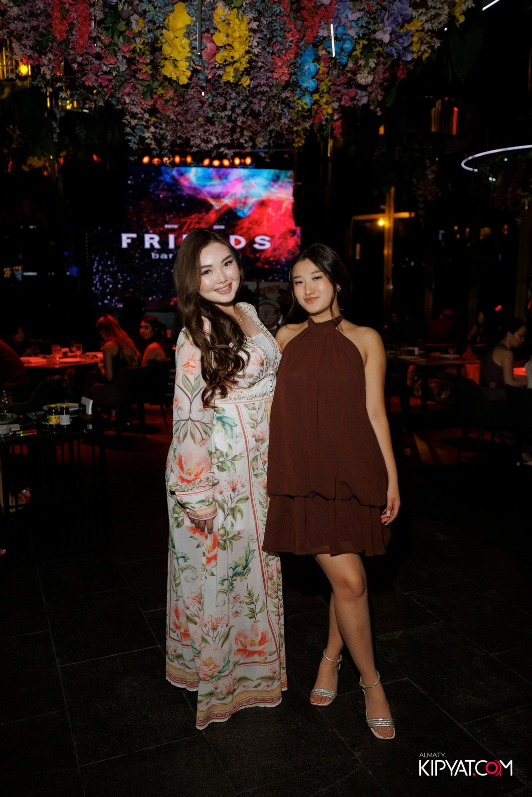 FRIENDS BAR & TERRACE. КИПЯТКОМ АЛМАТЫ! Фотосъемка мероприятий в Алматы