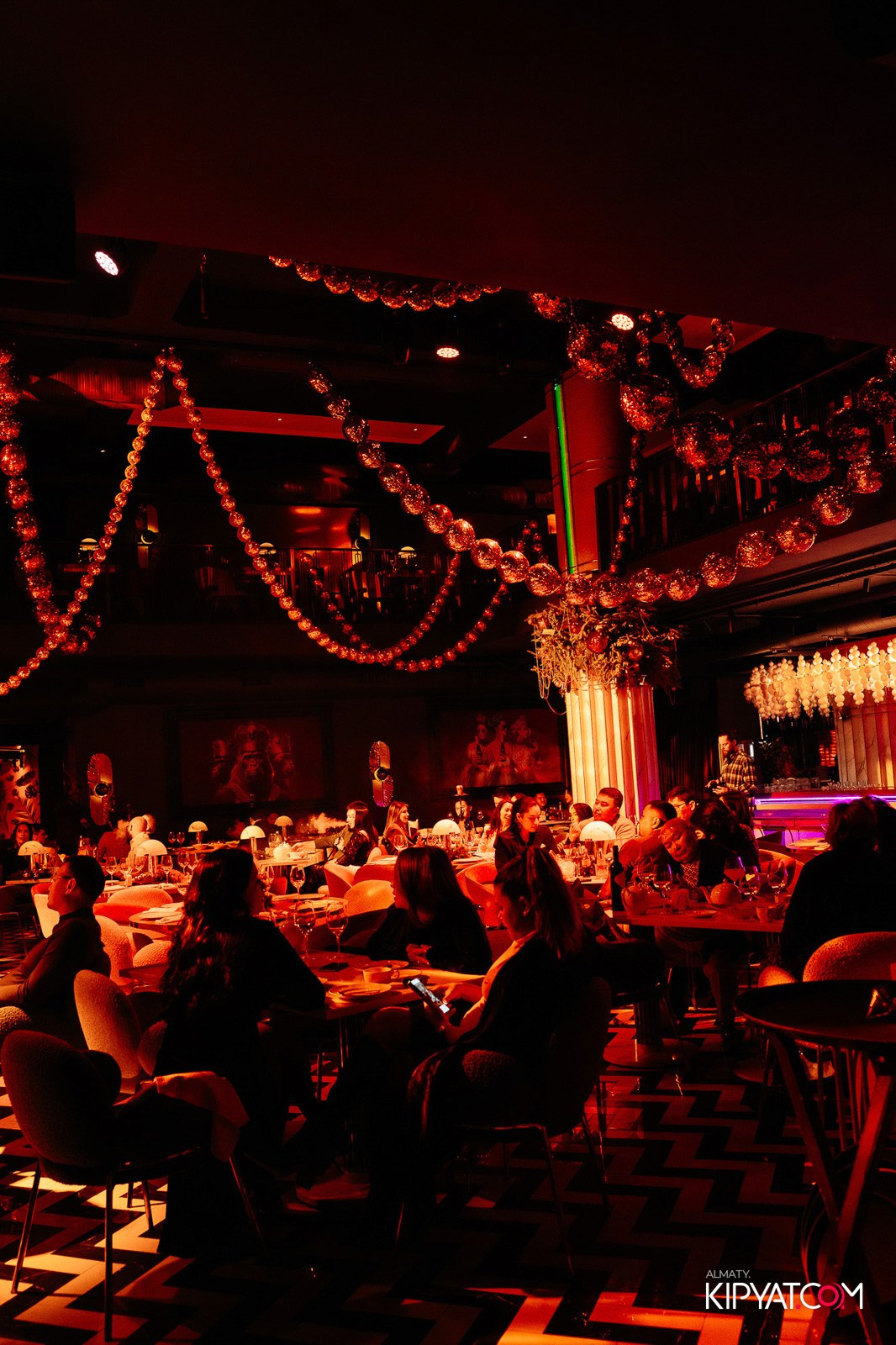 QUEEN. КИПЯТКОМ АЛМАТЫ!