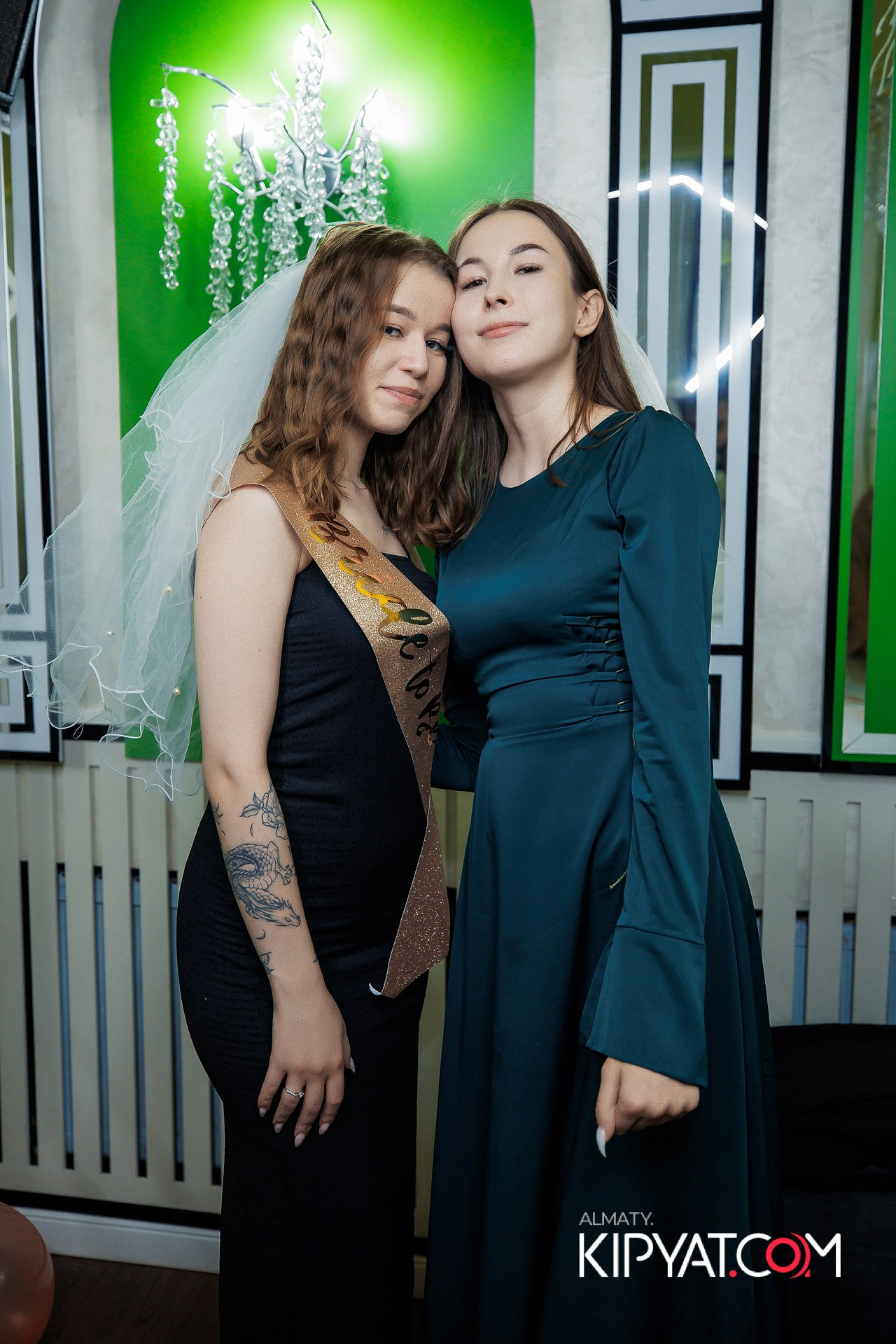 Ухо и Медведь на Гагарина. КИПЯТКОМ АЛМАТЫ!