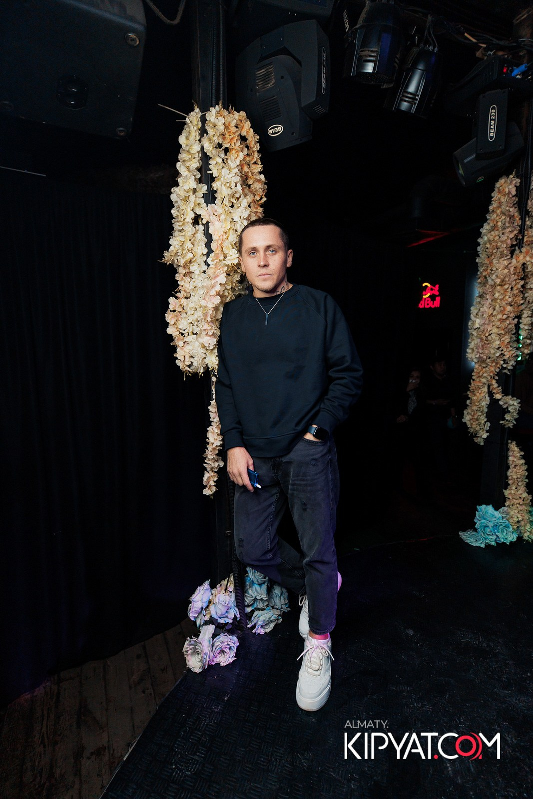 UYAT EMES BAR. КИПЯТКОМ АЛМАТЫ!