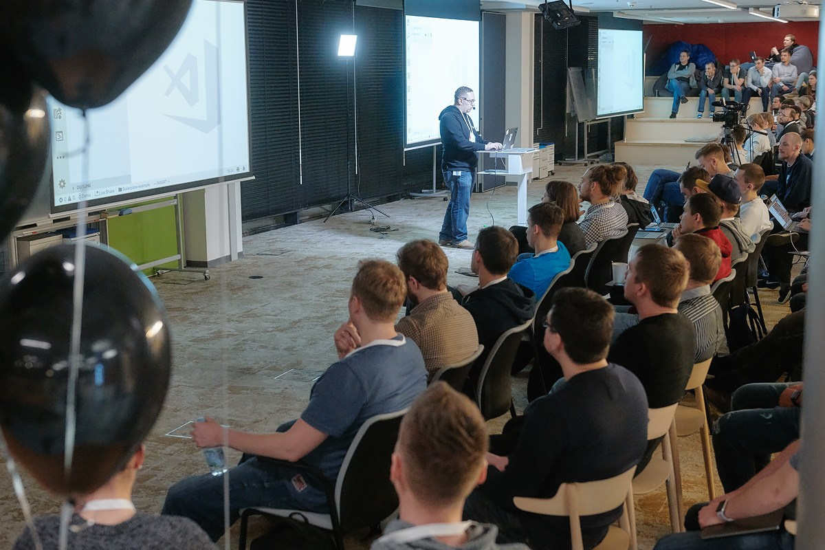 Митап в Avito. Репортажный фотограф в Москве Вадим Францев