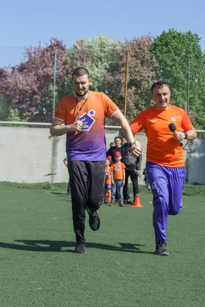 Футбольное поле становится ареной, где раскрывается страсть и воля к победе, объединяя всех своим магическим влиянием. В этот момент каждый чувствует себя частью чего-то большего, чего-то невероятного и захватывающего.. Автор фотограф: Додров. Ph: dodrov.