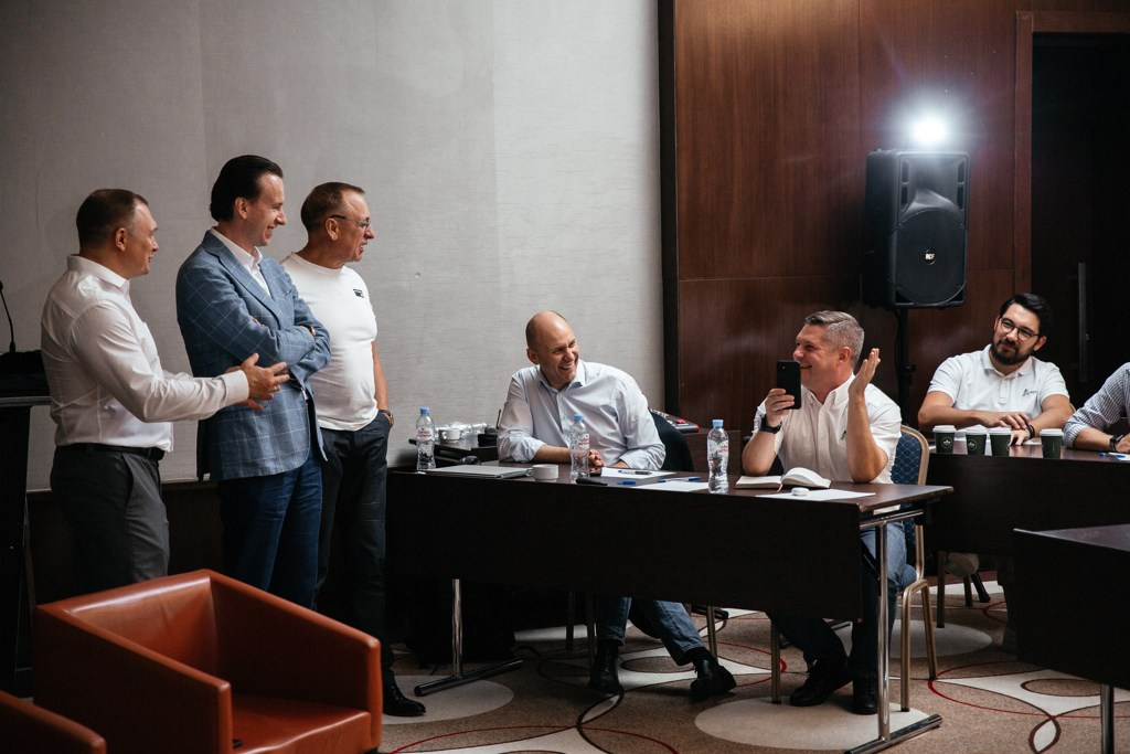 Фотосъёмка конференций, рабочих встреч. Свадебный, репортажный фотограф Дмитрий Макарченко