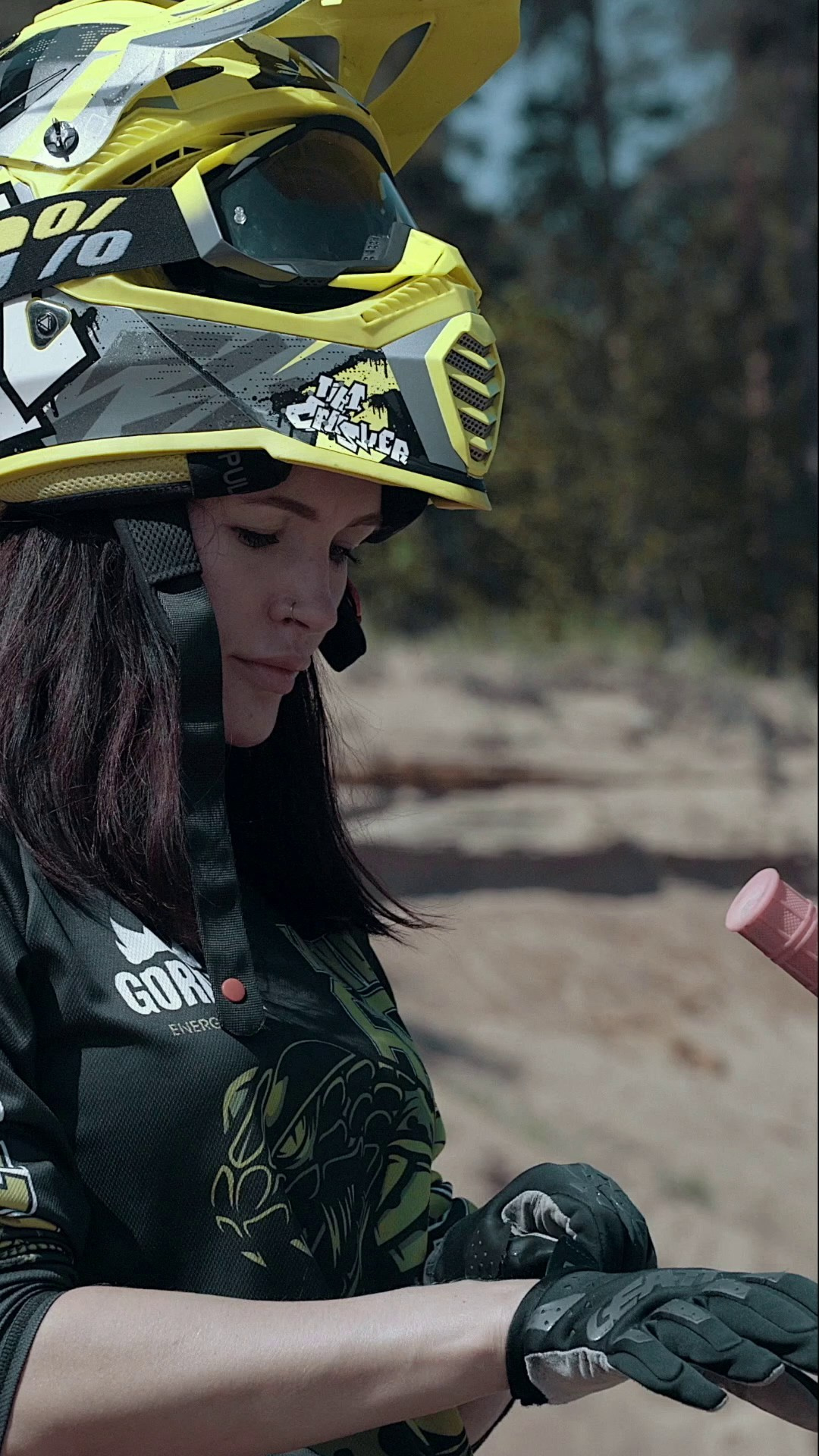 Катя Ли. Графический дизайнер Илья Левченко