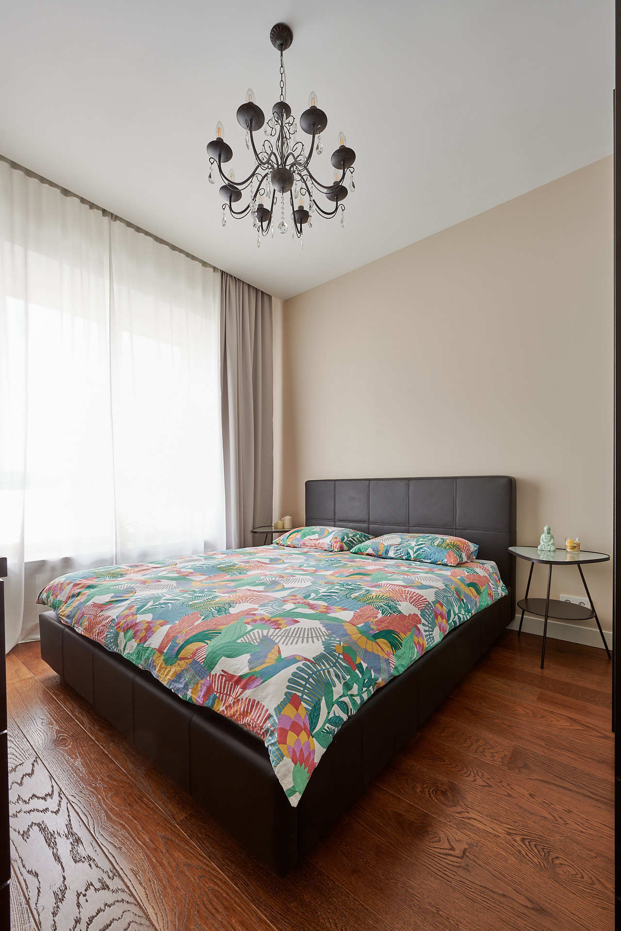 Уютная квартира для двоих на Черняховского. Флористическая, интерьерная и портретная съемка в Москве и Европе