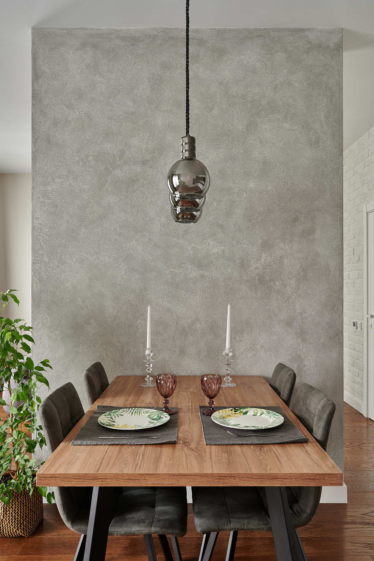 Уютная квартира для двоих на Черняховского. Флористическая, интерьерная и портретная съемка в Москве и Европе