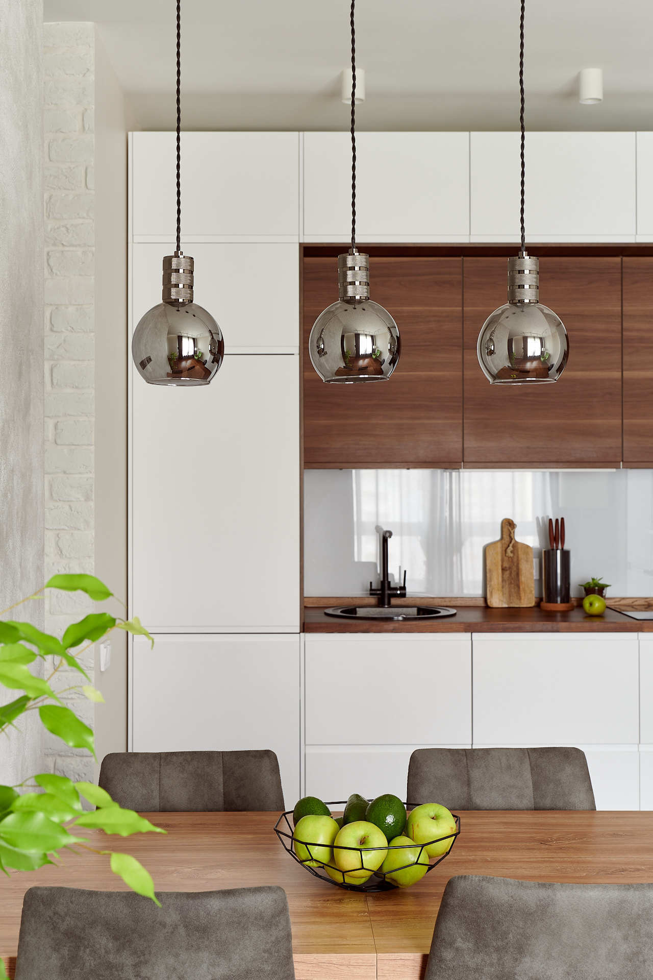 Уютная квартира для двоих на Черняховского. Флористическая, интерьерная и портретная съемка в Москве и Европе