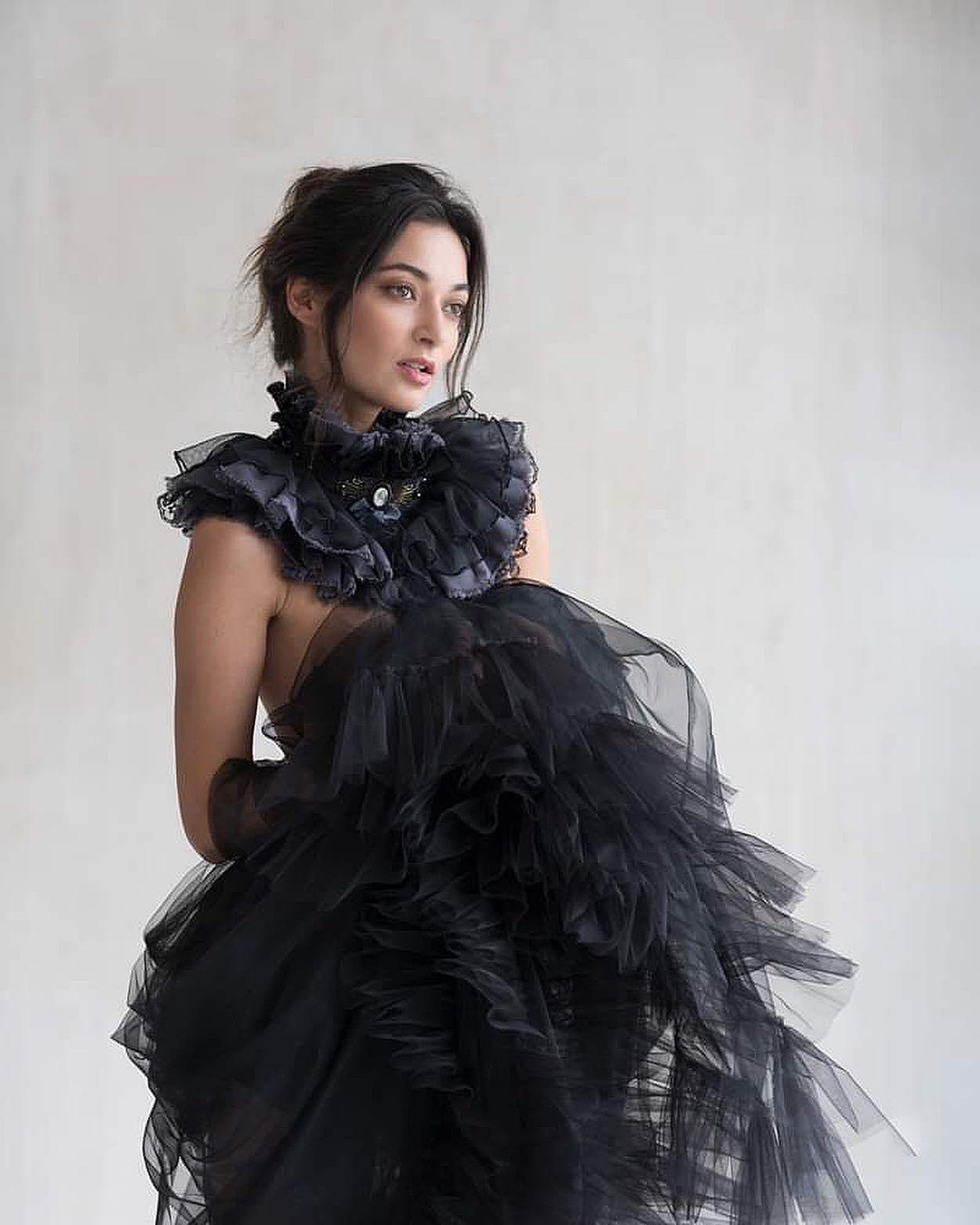 Remoteportfolio. Official website of the international art model Naya