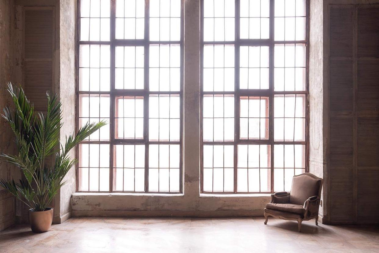 Location 3. Official website of the international art model Naya