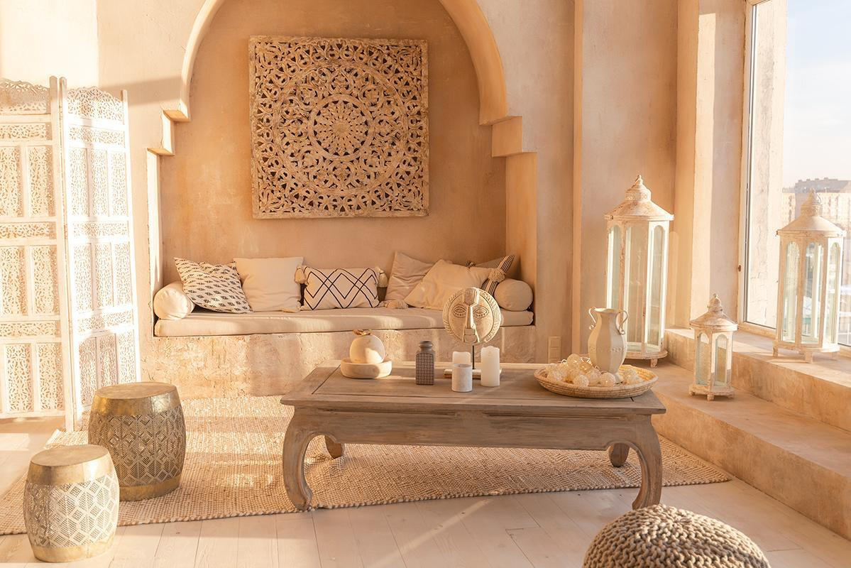 Location 2. Official website of the international art model Naya