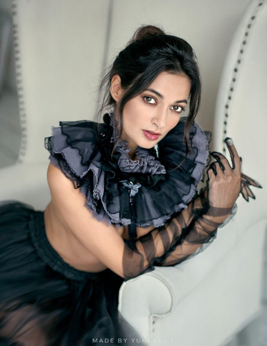 Portrait, fashion, boudoir, fine art. Official website of the international art model Naya