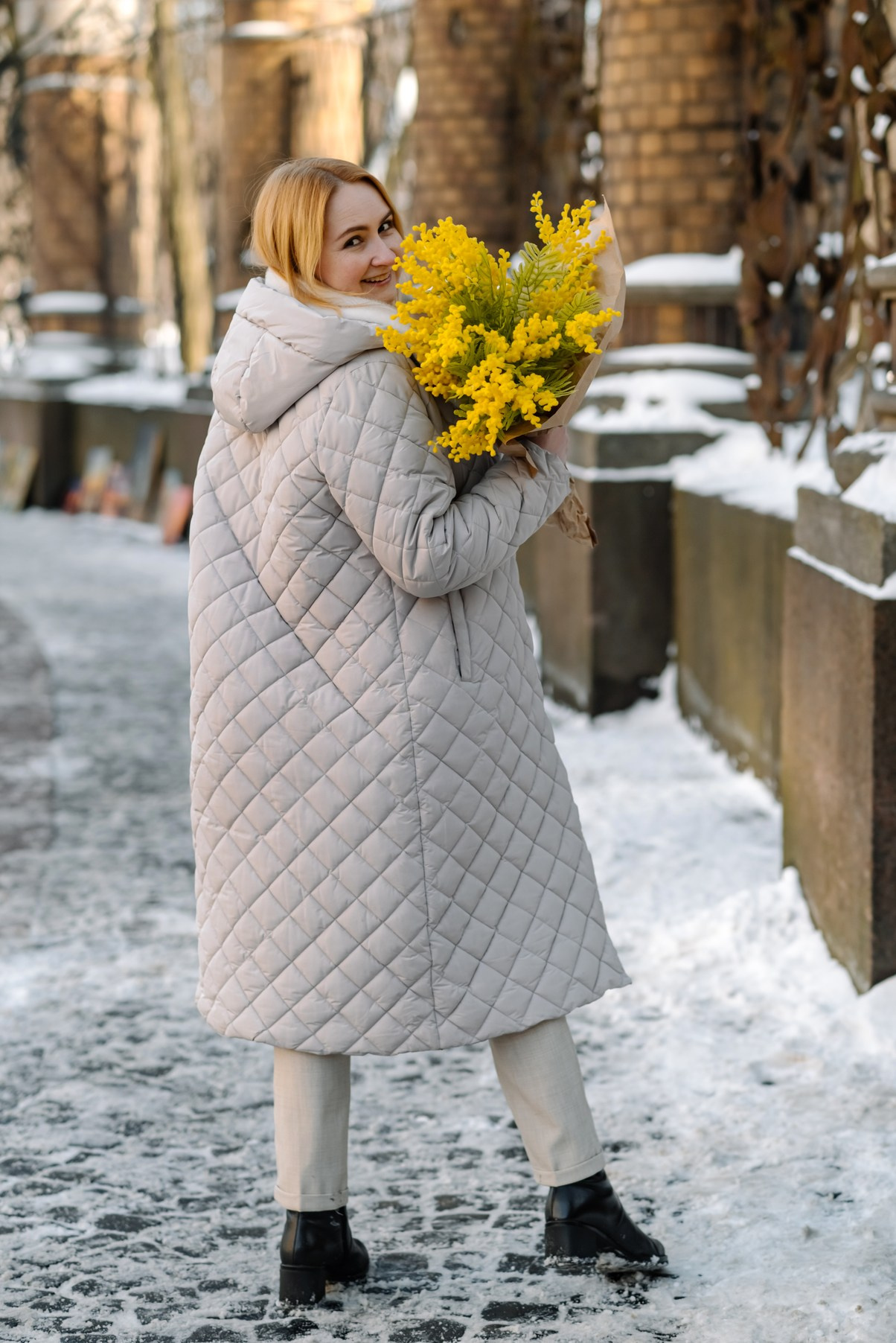 Прогулка с цветами по улицам и каналам. Свадебный и семейный фотограф в Санкт-Петербурге Елена Худякова