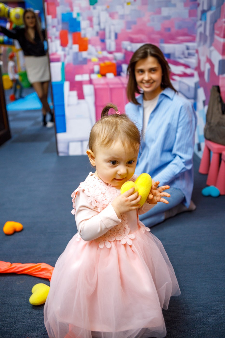 Софья 1 годик. Детская комната «Локо мотив» Волжский. Фотографы в городе Волгограде — Людмила Агеева и Алексей Околелов