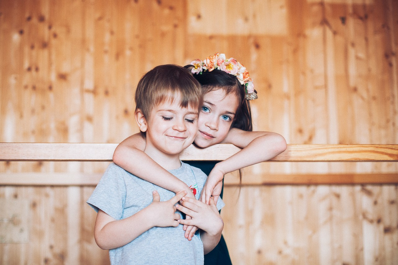 Брат и сестра. Фотограф Денис Денисов