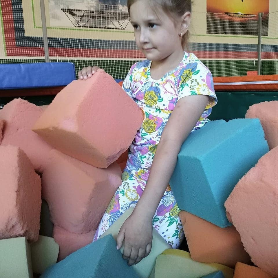 На старт, внимание, полетели! 🤸‍♂️🤸‍♀️ Батутный центр @freestyle_sport_center дарит нашим детям радость движения!