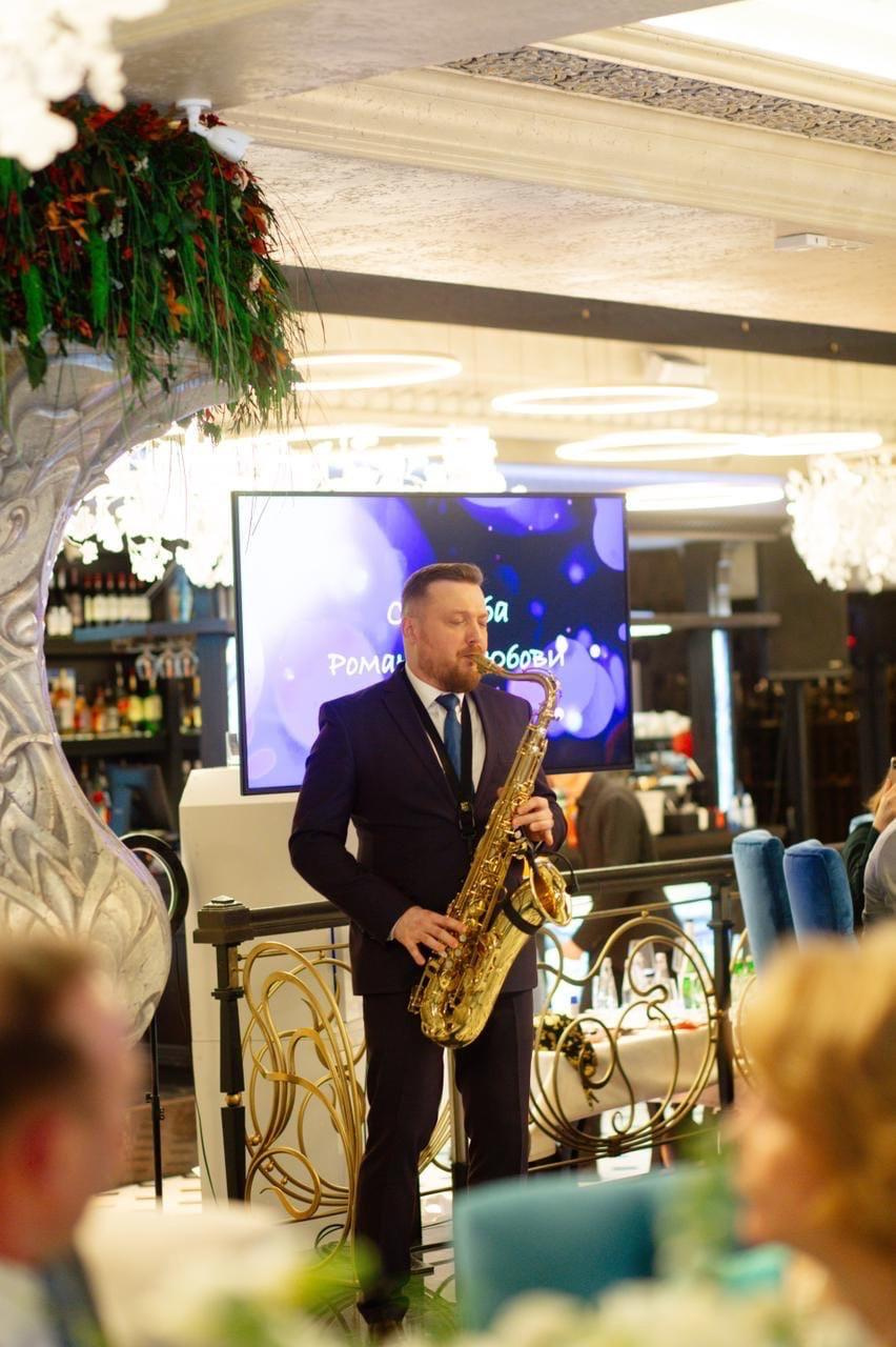 Фото ведущего Сергея Рябинина. Фотографии со свадеб, корпоративов, юби. Ведущий на свадьбу, корпоратив и юбилей в Москве Сергей Рябинин