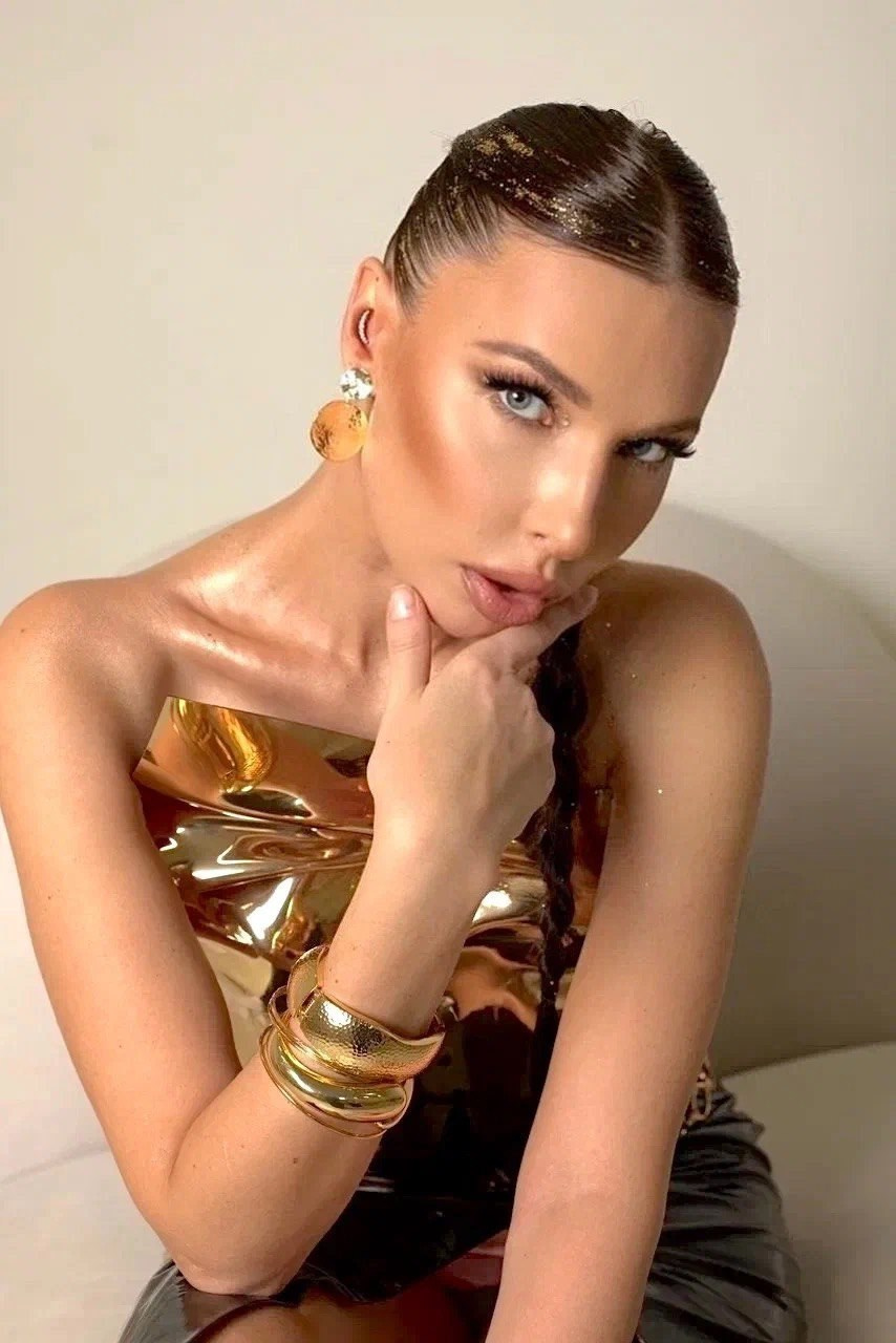Gold. Персональный стилист Анастасия Фомина