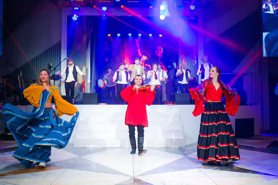 Фотосъемка новогоднего корпоратива Медипал. Репортажный фотограф Борис Геер