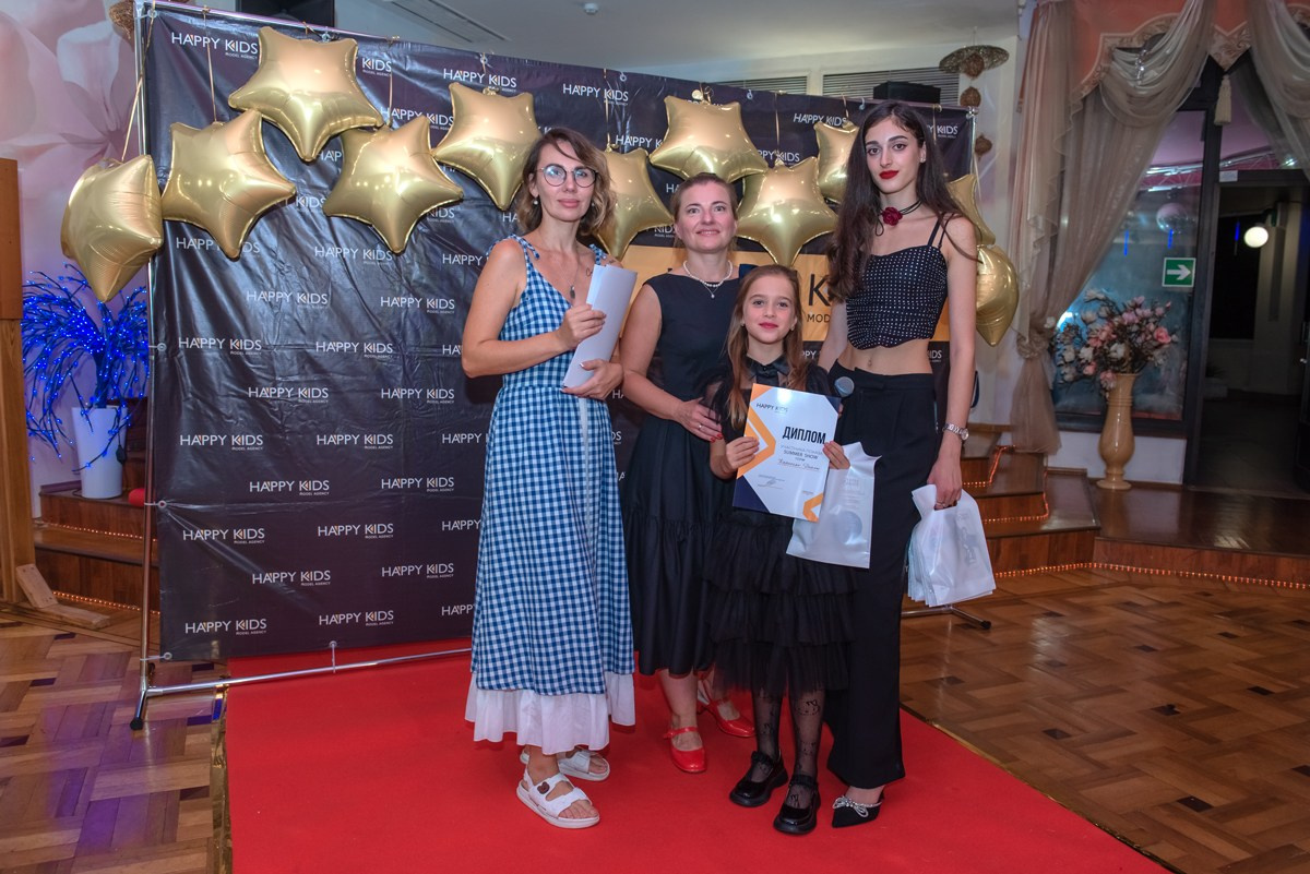 HAPPYkids дефиле санаторий Октябрьский. Семейный и коммерческий фотограф в Сочи Александр Бодунов