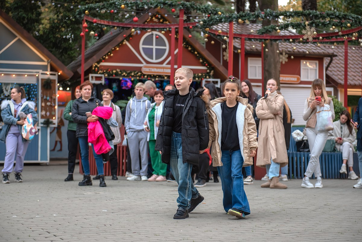 Парк Ривьера дефиле HAPPYkids. Семейный и коммерческий фотограф в Сочи Александр Бодунов