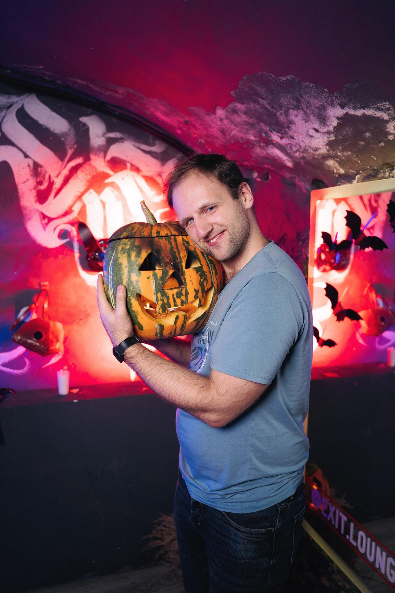 20201030 Exit halloween