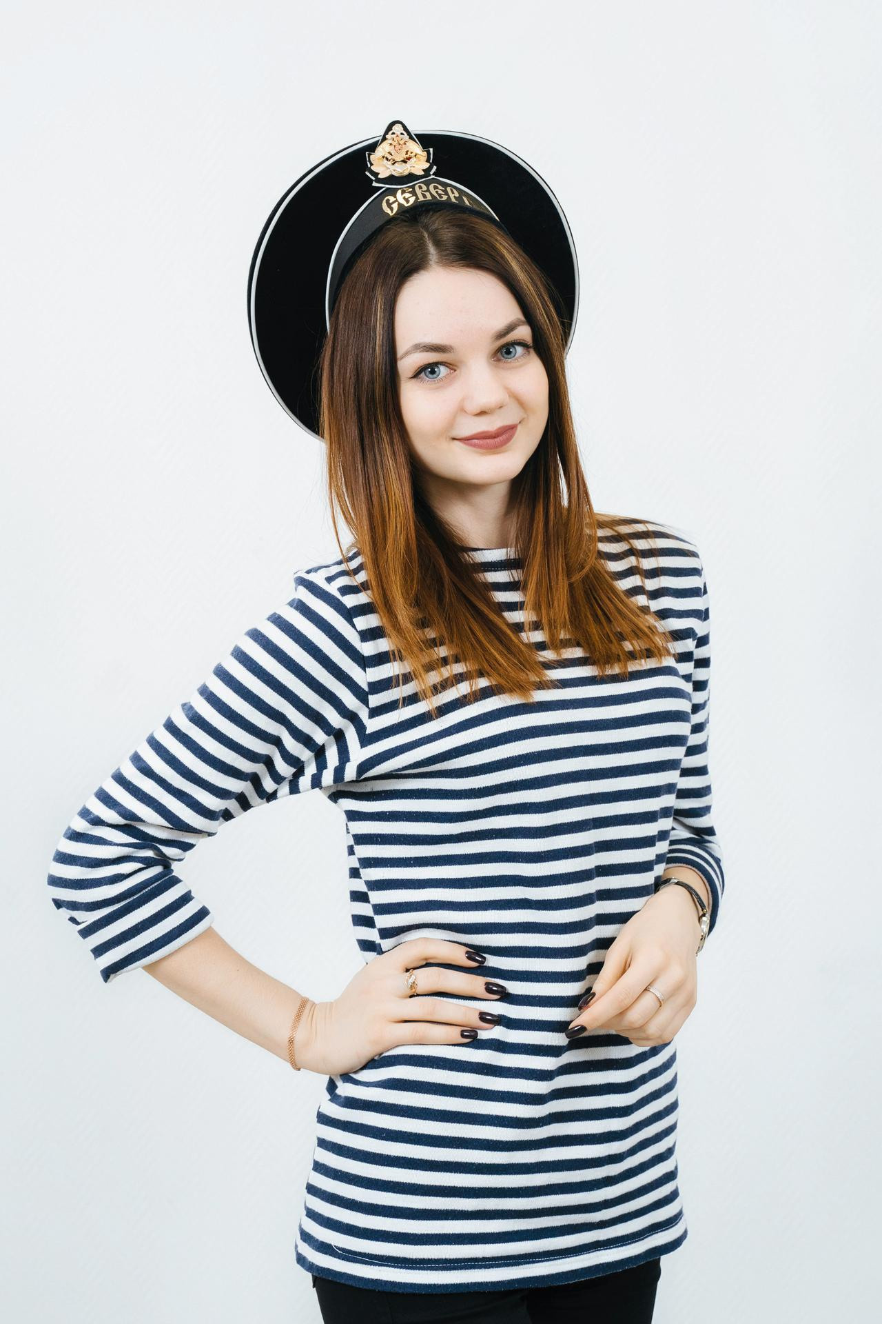 Портреты на монотонном фоне