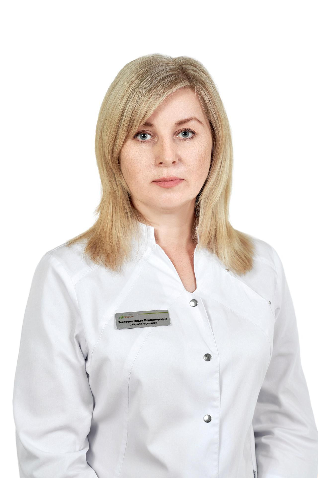 Портреты на монотонном фоне