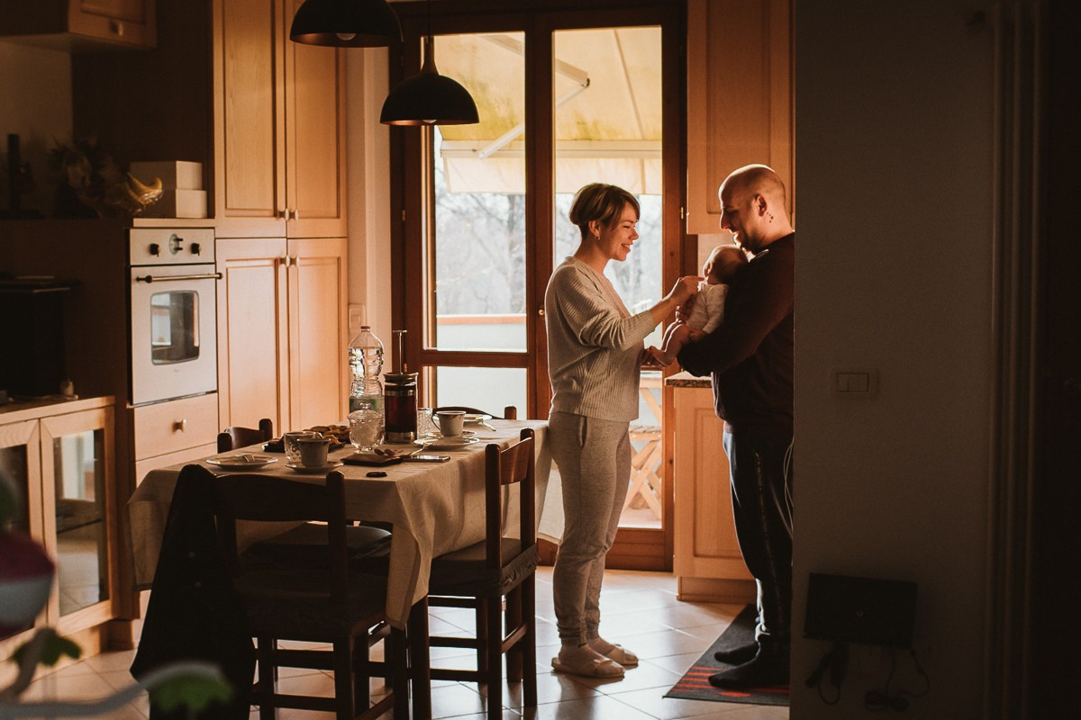 NEWBORN. Family Lifestyle Photographer in Lucca, Italia
