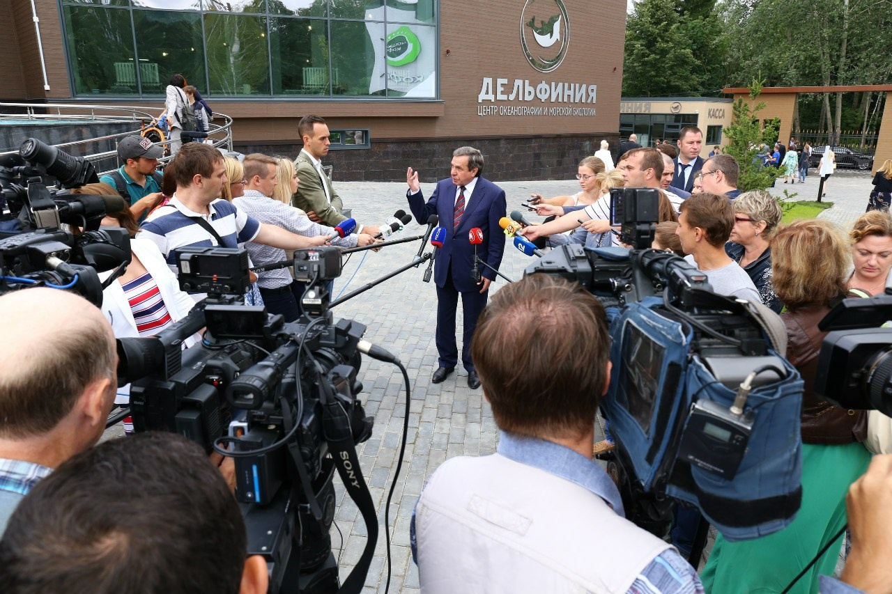 Городецкий вместе с журналистами на встрече