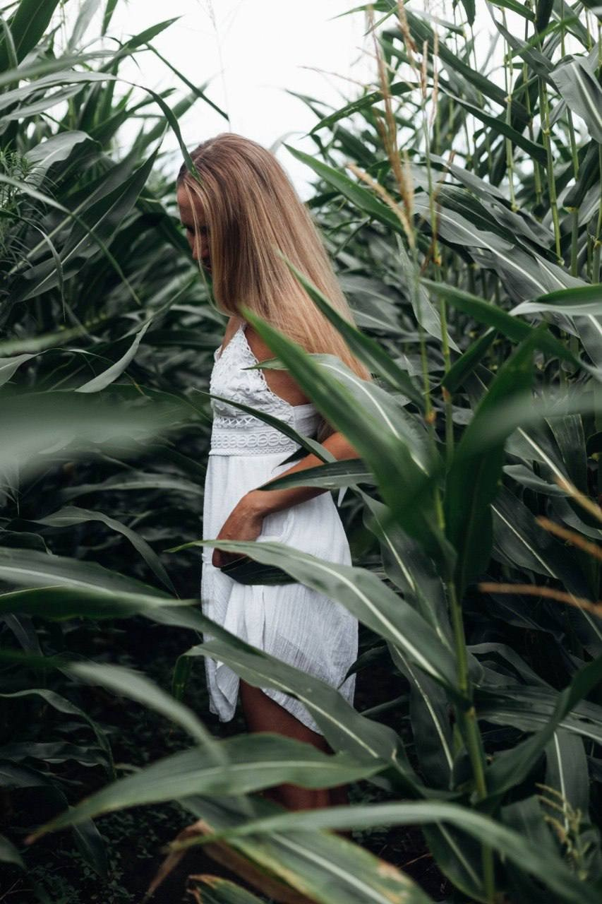 Фотосессия в поле. Фотограф широкого профиля Cape Kate